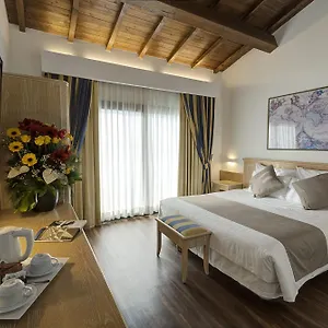 https://orologio-ferrara.emilia-romagnahotels.net